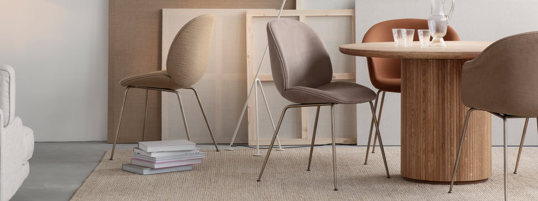 Whether in the office, at home, indoors or outdoors, whether for eating, relaxing or working: The Beetle chair promises timeless seating comfort with its stable shell and soft and comfortable interior.