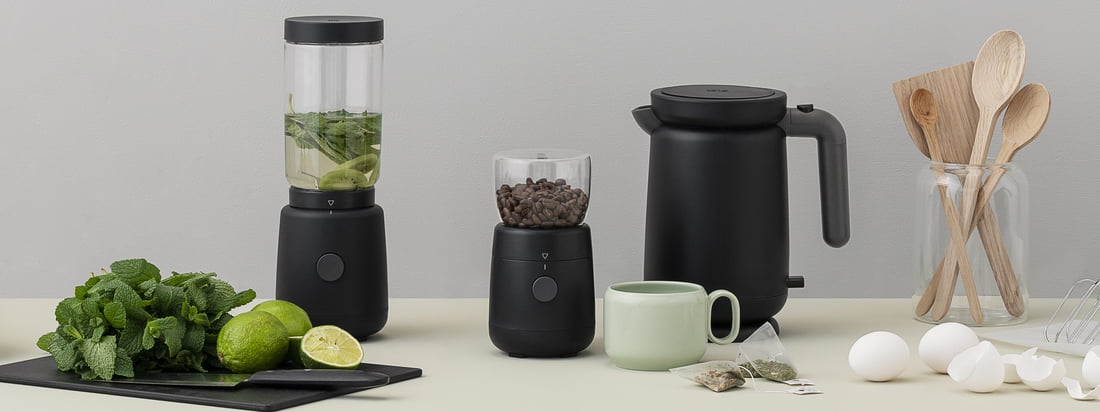 With its black housing, the Foodie Electric Coffee Grinder and matching kettle from Rig-Tig by Stelton look exceptionally modern and clean.