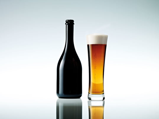 The Beer Basic glass by manufacturer Schott Zwiesel has a foaming point and flares outwards slightly so foam is spread perfectly.