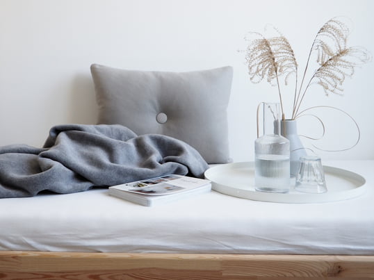 ferm Living Ripple carafe and glasses in the guest room of blogger Carina vom Dorff from Wohngoldstück