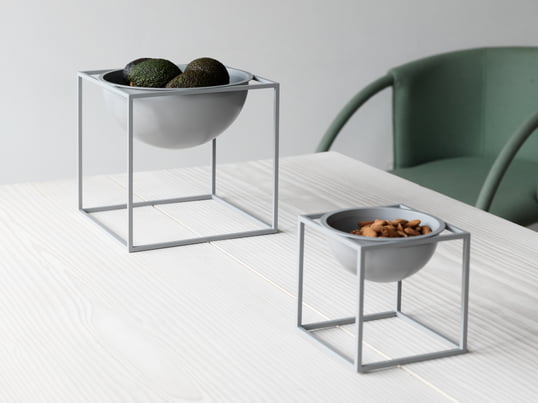 The Kubus Bowl by Lassen in the ambience view: The round bowl with square base can be used all year round as a fruit, snack or planting bowl on the dining table.