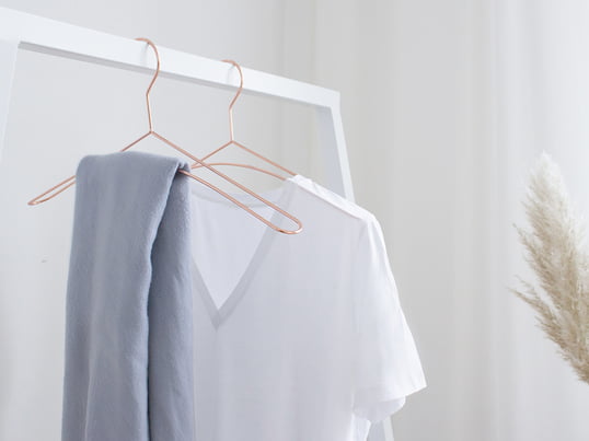 Find a great selection of clothes hangers in our Connox online shop.