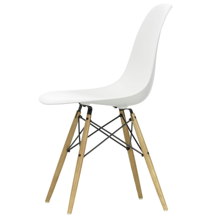 Eames Plastic Side Chair DSW from Vitra in honey-colored ash / white