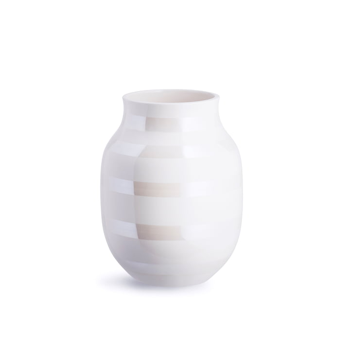 Omaggio Vase H 200 from Kähler Design in mother of pearl