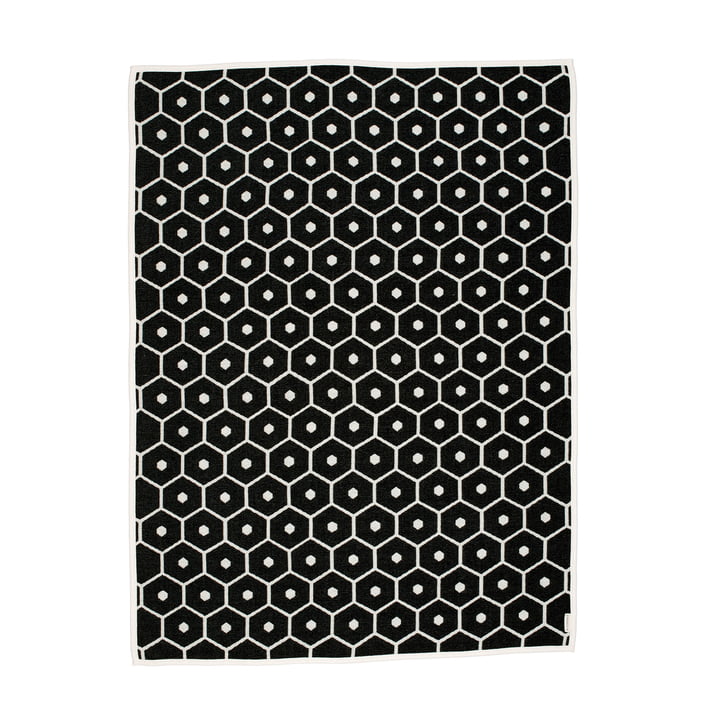 Honey blanket, 140 x 180 cm in black by Pappelina 