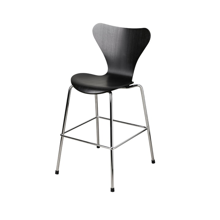 Series 7 Junior chair from Fritz Hansen in chrome / black