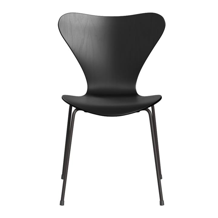 Series 7 chair from Fritz Hansen in black stained ash / black frame