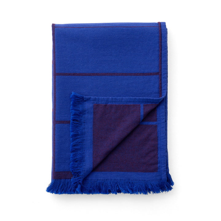 The Untitled AP10 bedspread from & Tradition, 150 x 210 cm, electric blue
