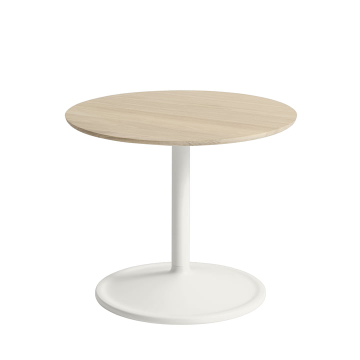 Soft Side table Ø 48 cm, H 40 cm from Muuto in oak / off-white