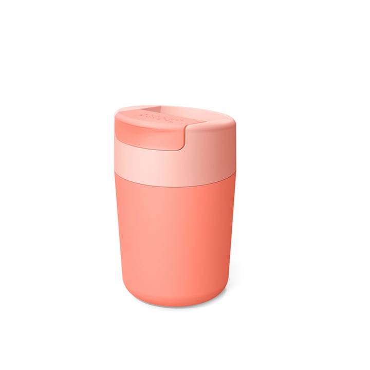 Sipp Travel mug with flip lid from Joseph Joseph in coral color
