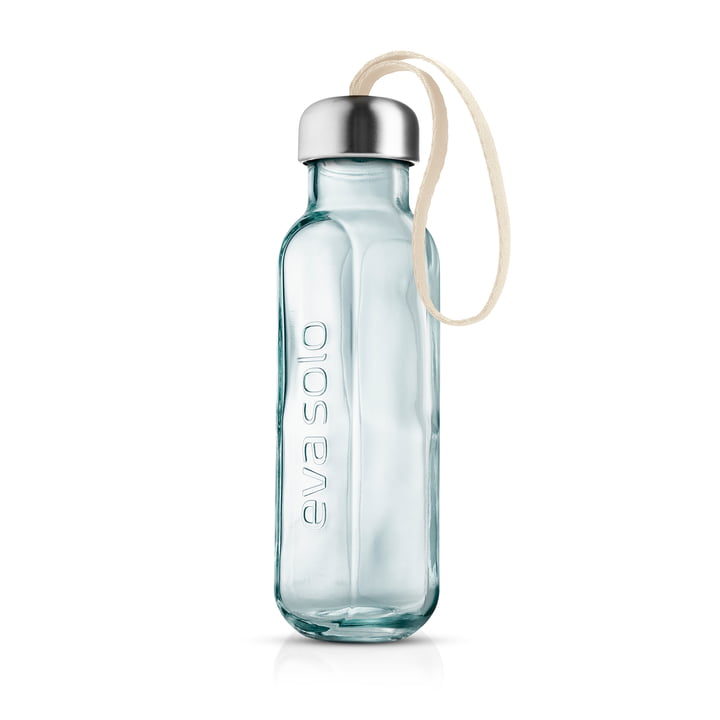 Recycled glass drinking bottle from Eva Solo in the color birch