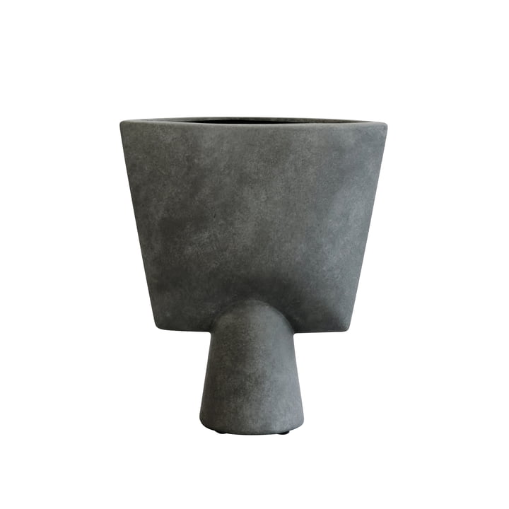 Sphere Vase Triangle mini by 101 Copenhagen in dark grey