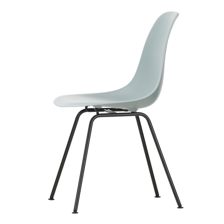 Eames Plastic Side Chair DSX from Vitra in the version light gray / basic dark