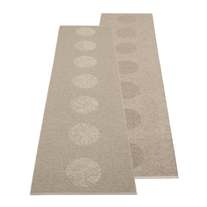Vera Carpet 2. 0, 70 x 280 cm, dark linen / linen metallic from Pappelina
