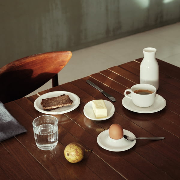 The Raami tableware in white from Iittala on the breakfast table