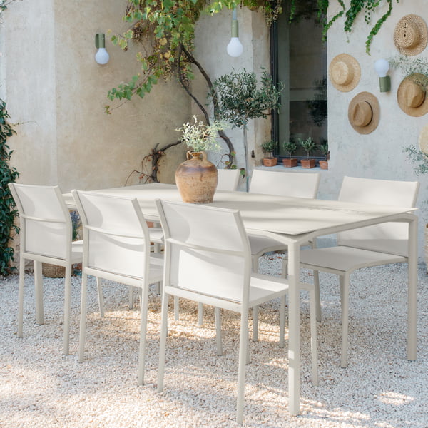 The airy Calvi table from Fermob on the terrace